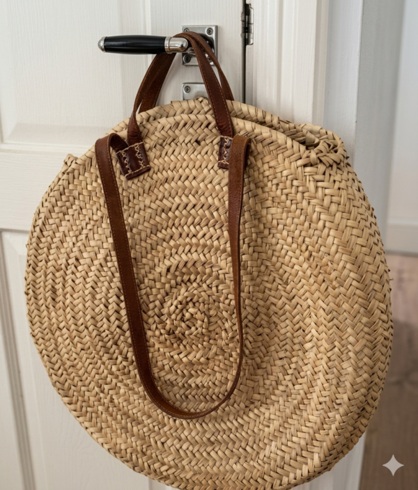 Round wicker bag